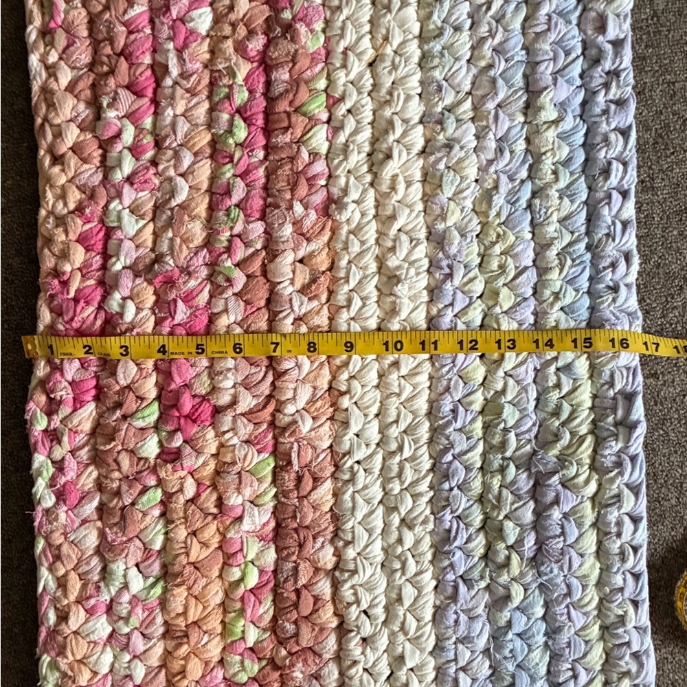 Handcrafted Amish Knot Rug in Multicolor - Picture 2 of 5